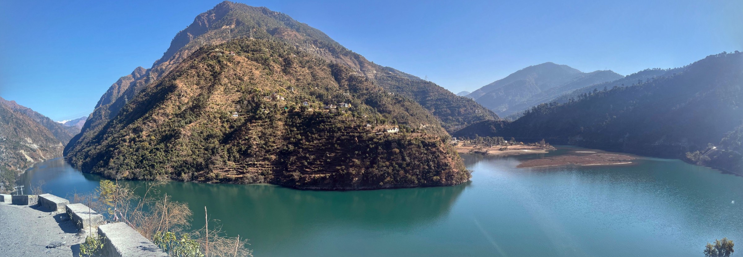 Panorama van het Tehri-meer